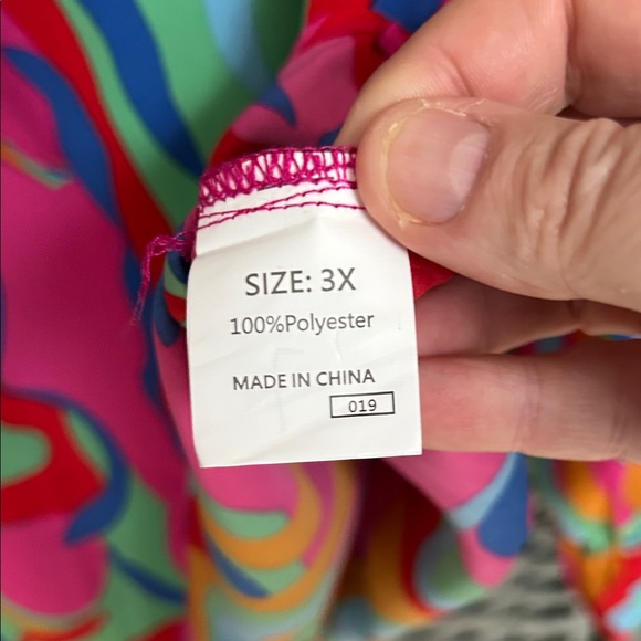 Vibrant Multicolor Women's Blouse NEVER WORN - Picture 3 of 7